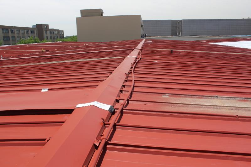 造成廠房彩鋼瓦翻新噴漆的原因是什么？